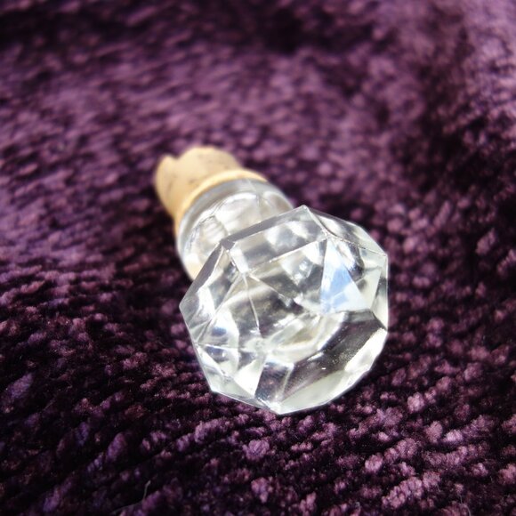 [Vintage] Clear Glass Grape Pattern Wine Decanter - Picture 7 of 11